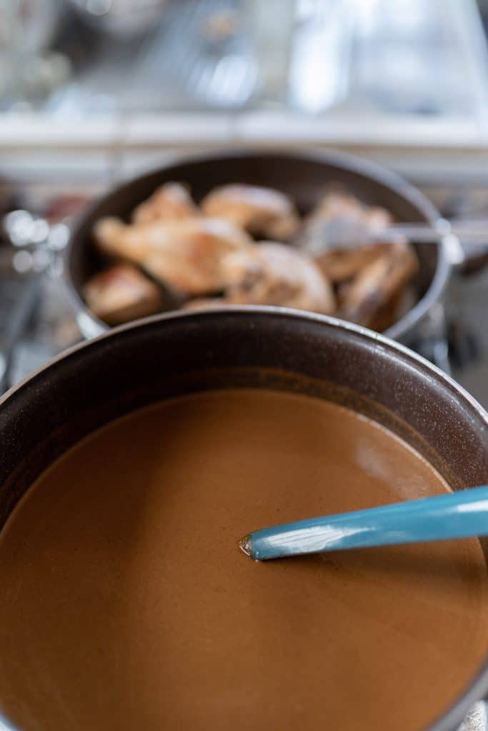 Sauce and roasted poultry