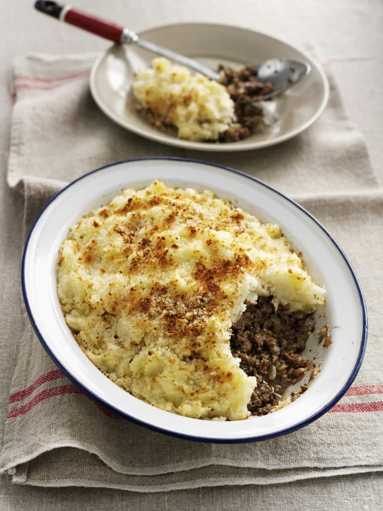 Shepherd's pie with browned mashed potato topping