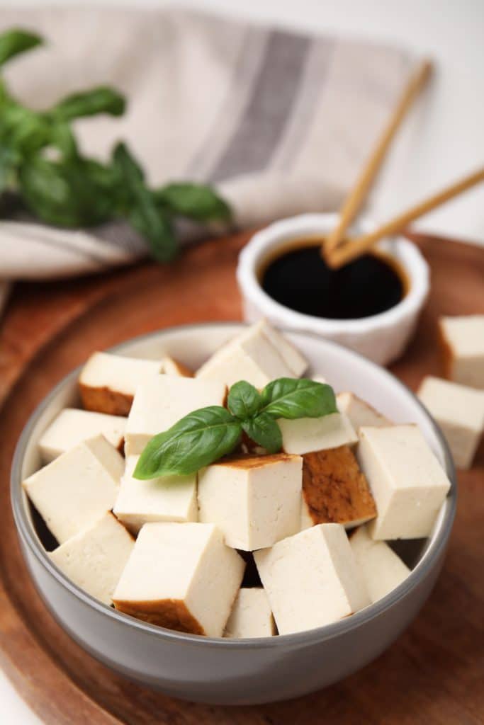Diced tofu with basil and soy sauce